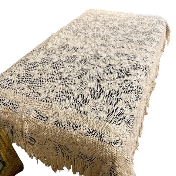 Handmade Other - Elegant Cream Crochet Twin Bedspread